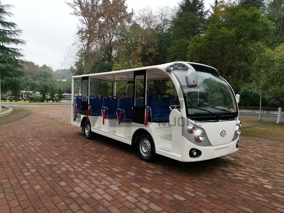 18座内燃观光车(NL-GQ18B)实景图1